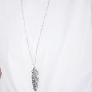 NWT Silver Feather & Gunmetal Diamond Rhinestone Pendant Necklace & Earrings